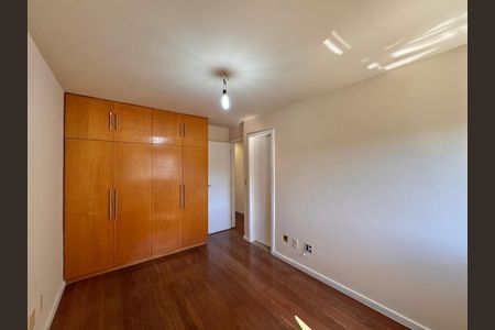 Apartamento à venda com 208m², 4 quartos e 2 vagas Apartamento à venda com 208m², 4 quartos e 2 vagasSuíte 2 (Canadense)