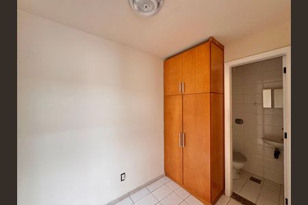 Apartamento à venda com 208m², 4 quartos e 2 vagas Apartamento à venda com 208m², 4 quartos e 2 vagasCozinha e Área de Serviço - Quarto