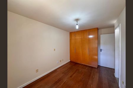 Apartamento à venda com 208m², 4 quartos e 2 vagas Apartamento à venda com 208m², 4 quartos e 2 vagasSuíte 2 (Canadense)