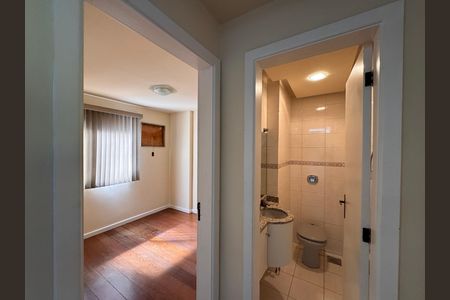 Apartamento à venda com 208m², 4 quartos e 2 vagas Apartamento à venda com 208m², 4 quartos e 2 vagasCorredor