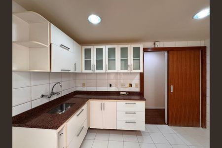 Apartamento à venda com 208m², 4 quartos e 2 vagas Apartamento à venda com 208m², 4 quartos e 2 vagasCozinha e Área de Serviço