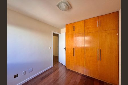 Apartamento à venda com 208m², 4 quartos e 2 vagas Apartamento à venda com 208m², 4 quartos e 2 vagasQuarto 2