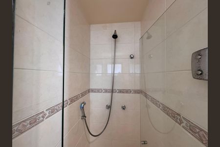 Apartamento à venda com 208m², 4 quartos e 2 vagas Apartamento à venda com 208m², 4 quartos e 2 vagasSuíte 1 - Banheiro