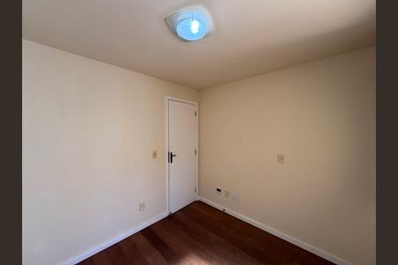 Apartamento à venda com 208m², 4 quartos e 2 vagas Apartamento à venda com 208m², 4 quartos e 2 vagasQuarto 1