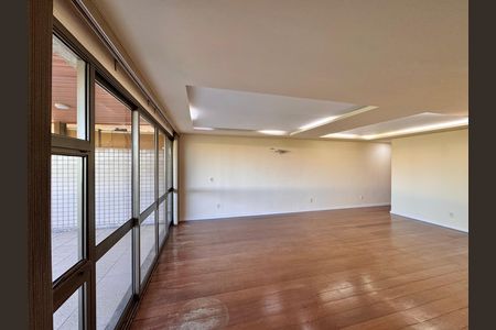 Apartamento à venda com 208m², 4 quartos e 2 vagas Apartamento à venda com 208m², 4 quartos e 2 vagasSala