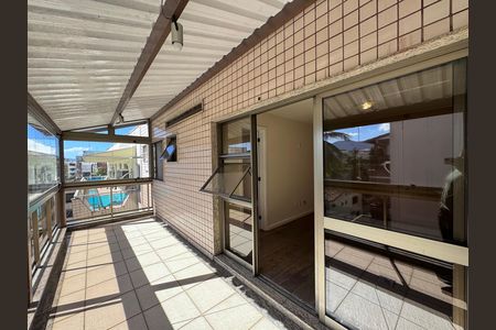 Apartamento à venda com 208m², 4 quartos e 2 vagas Apartamento à venda com 208m², 4 quartos e 2 vagasSuíte 1 - Varanda