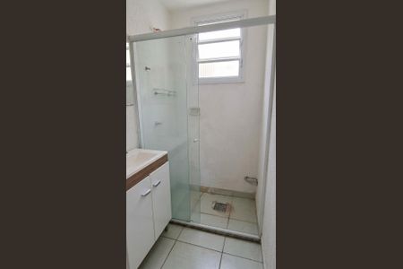 Banheiro de apartamento para alugar com 2 quartos, 60m² em Cavalhada, Porto Alegre