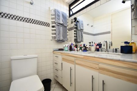 banheiro quarto 3 de apartamento à venda com 3 quartos, 101m² em Vila Madalena, São Paulo