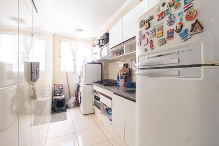Cozinha e Área de Serviço de apartamento para alugar com 2 quartos, 43m² em Santa Maria, Osasco