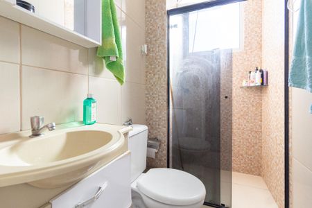 Banheiro de apartamento para alugar com 2 quartos, 43m² em Santa Maria, Osasco