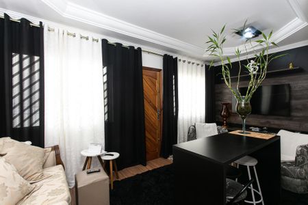 Casa de condomínio à venda com 125m², 3 quartos e 2 vagas Casa de condomínio à venda com 125m², 3 quartos e 2 vagasSala