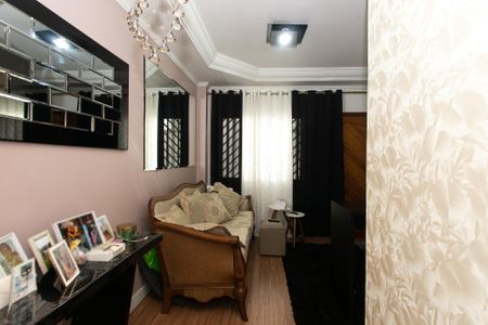 Casa de condomínio à venda com 125m², 3 quartos e 2 vagas Casa de condomínio à venda com 125m², 3 quartos e 2 vagasSala