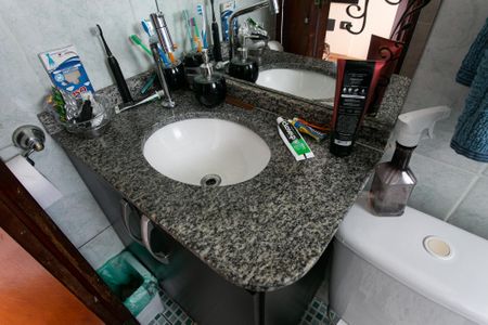 Casa de condomínio à venda com 125m², 3 quartos e 2 vagas Casa de condomínio à venda com 125m², 3 quartos e 2 vagasBanheiro da Suíte 1