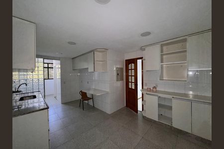 Apartamento para alugar com 115m², 2 quartos e 2 vagas Apartamento para alugar com 115m², 2 quartos e 2 vagasCozinha e Área de Serviço