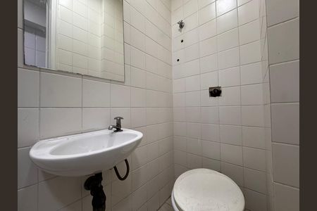Apartamento para alugar com 115m², 2 quartos e 2 vagas Apartamento para alugar com 115m², 2 quartos e 2 vagasCozinha e Área de Serviço - Banheiro