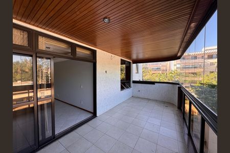 Apartamento para alugar com 115m², 2 quartos e 2 vagas Apartamento para alugar com 115m², 2 quartos e 2 vagasVaranda