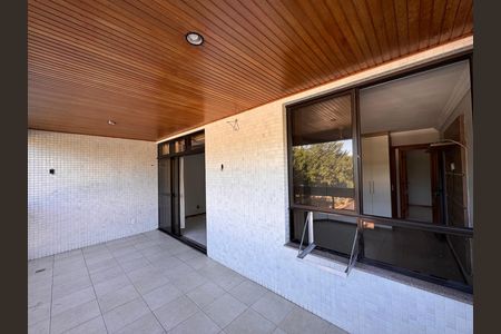 Apartamento para alugar com 115m², 2 quartos e 2 vagas Apartamento para alugar com 115m², 2 quartos e 2 vagasVaranda