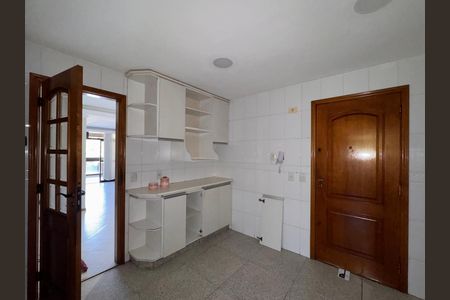 Apartamento para alugar com 115m², 2 quartos e 2 vagas Apartamento para alugar com 115m², 2 quartos e 2 vagasCozinha e Área de Serviço