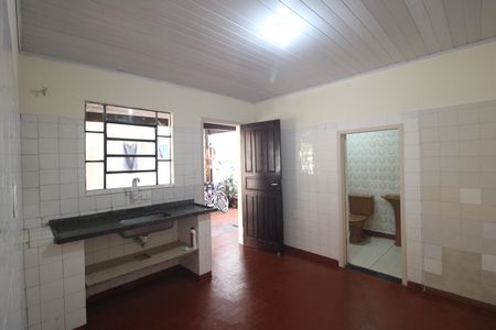 Cozinha de casa para alugar com 1 quarto, 70m² em Jardim Guarapiranga, São Paulo