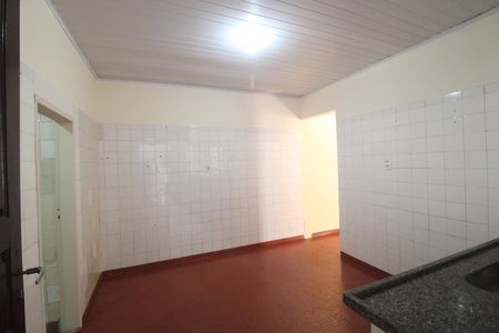 Cozinha de casa para alugar com 1 quarto, 70m² em Jardim Guarapiranga, São Paulo