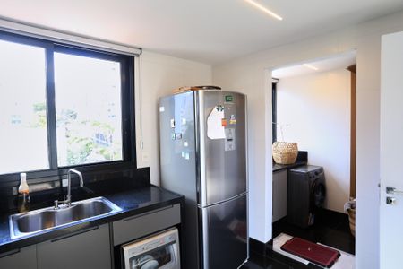 Apartamento à venda com 200m², 2 quartos e 3 vagas Apartamento à venda com 200m², 2 quartos e 3 vagasCozinha e Área de Serviço