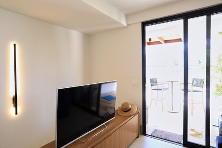 Apartamento à venda com 200m², 2 quartos e 3 vagas Apartamento à venda com 200m², 2 quartos e 3 vagasSala de TV