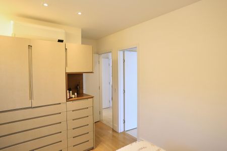 Apartamento à venda com 200m², 2 quartos e 3 vagas Apartamento à venda com 200m², 2 quartos e 3 vagasSuíte