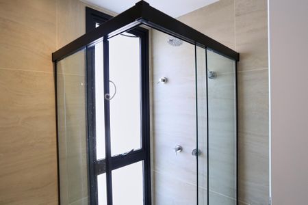 Apartamento à venda com 200m², 2 quartos e 3 vagas Apartamento à venda com 200m², 2 quartos e 3 vagasBanheiro da Suíte 1