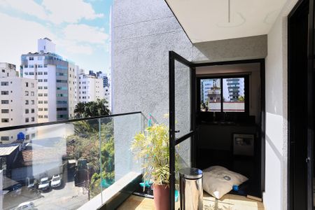Apartamento à venda com 200m², 2 quartos e 3 vagas Apartamento à venda com 200m², 2 quartos e 3 vagasVaranda da Sala
