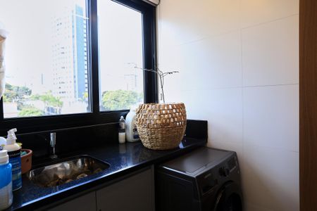 Apartamento à venda com 200m², 2 quartos e 3 vagas Apartamento à venda com 200m², 2 quartos e 3 vagasCozinha e Área de Serviço