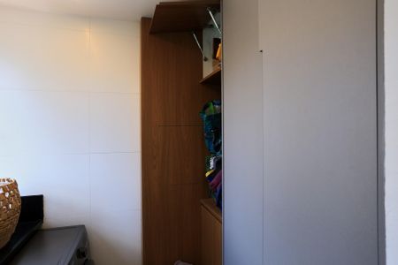 Apartamento à venda com 200m², 2 quartos e 3 vagas Apartamento à venda com 200m², 2 quartos e 3 vagasCozinha e Área de Serviço