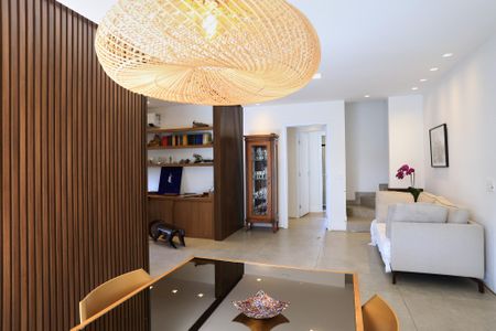 Apartamento à venda com 200m², 2 quartos e 3 vagas Apartamento à venda com 200m², 2 quartos e 3 vagasSala