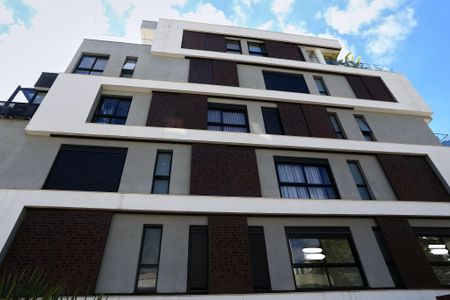 Apartamento à venda com 200m², 2 quartos e 3 vagas Apartamento à venda com 200m², 2 quartos e 3 vagasFachada