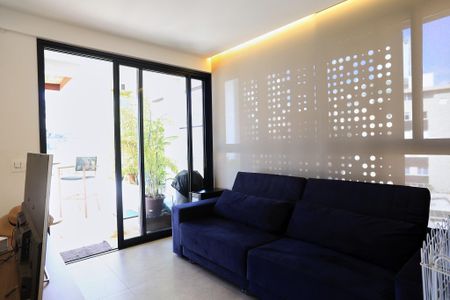 Apartamento à venda com 200m², 2 quartos e 3 vagas Apartamento à venda com 200m², 2 quartos e 3 vagasSala de TV