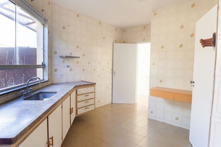 Casa de condomínio à venda com 210m², 3 quartos e 2 vagasCozinha