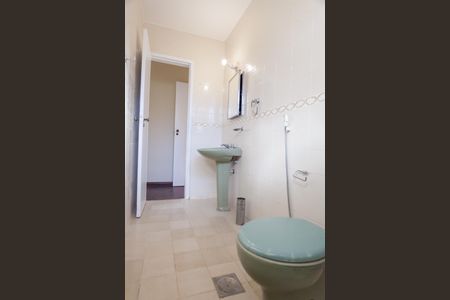 Casa de condomínio à venda com 210m², 3 quartos e 2 vagasBanheiro suite 