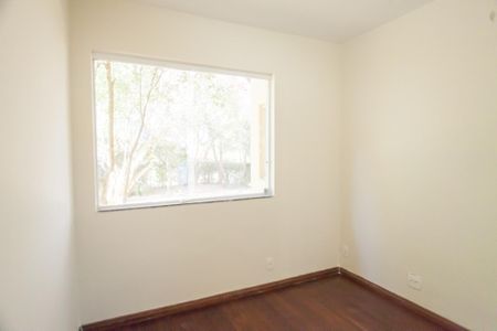 Casa de condomínio à venda com 210m², 3 quartos e 2 vagasquarto1 