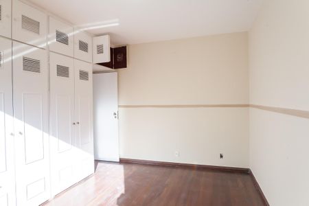 Casa de condomínio à venda com 210m², 3 quartos e 2 vagasquarto 2