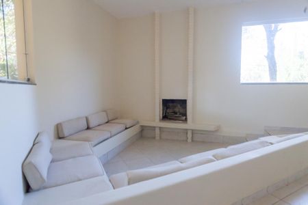 Casa de condomínio à venda com 210m², 3 quartos e 2 vagassala