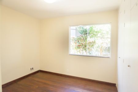 Casa de condomínio à venda com 210m², 3 quartos e 2 vagassuite 
