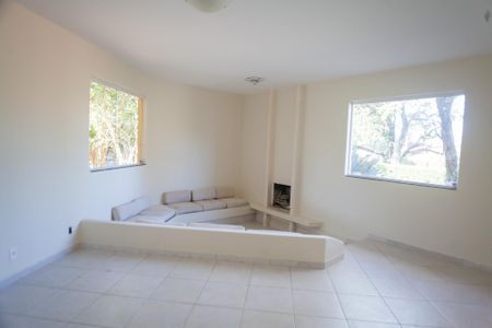 Casa de condomínio à venda com 210m², 3 quartos e 2 vagassala