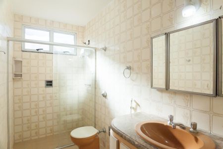Casa de condomínio à venda com 210m², 3 quartos e 2 vagasBanheiro Social
