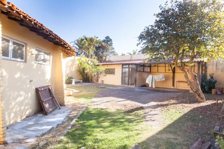 Casa de condomínio à venda com 210m², 3 quartos e 2 vagasQuintal