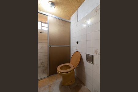 Banheiro de casa para alugar com 2 quartos, 60m² em Vila Ré, São Paulo