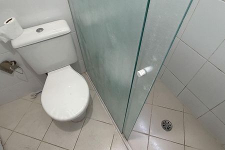 Banheiro de apartamento para alugar com 1 quarto, 50m² em Gonzaga, Santos