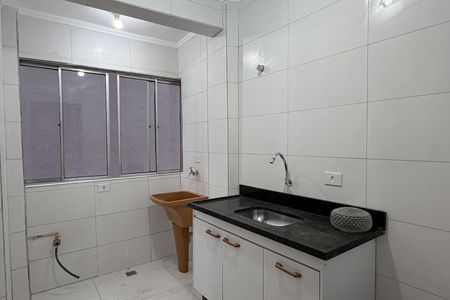 Cozinha e Área de Serviço de apartamento para alugar com 1 quarto, 50m² em Gonzaga, Santos
