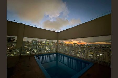 Piscina area comum de apartamento para alugar com 1 quarto, 40m² em Morro dos Ingleses, São Paulo