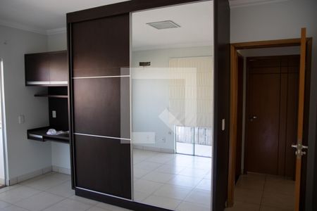 Casa à venda com 300m², 5 quartos e 4 vagas Casa à venda com 300m², 5 quartos e 4 vagasQuarto 03