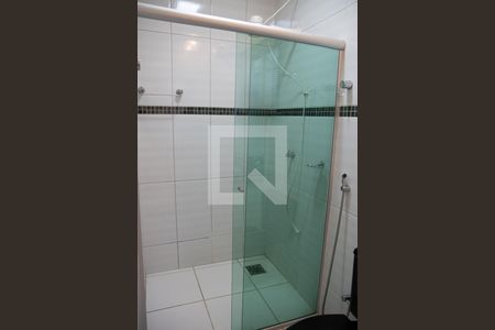 Casa à venda com 300m², 5 quartos e 4 vagas Casa à venda com 300m², 5 quartos e 4 vagasBanheiro social