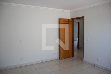 Casa à venda com 300m², 5 quartos e 4 vagas Casa à venda com 300m², 5 quartos e 4 vagasQuarto 04